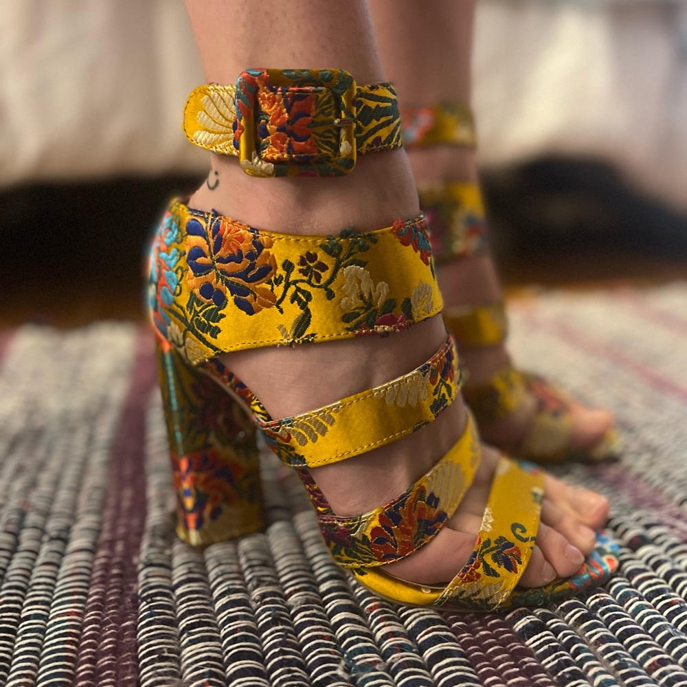 Qupid heeled sandals